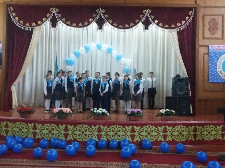 Кемелді келешекке – Кемеңгер Елбасымен! Елімізде ұлт көшбасшасы Н.Ә.Назарбаевтың бастамасымен құрылған «Жас Ұлан» бірыңғай балалар мен жасөспірімдер ұйымы жұмысы кең қанатын жаюда. Мектеп оқушыларының үздіктері бас қосқан бұл қоғамдық бірлестік елімі